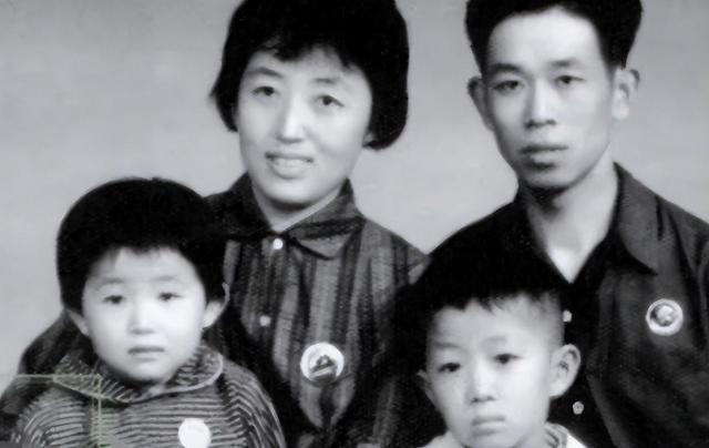 20年不吃米饭，与哥哥相约不结婚不生育，如今过得怎样