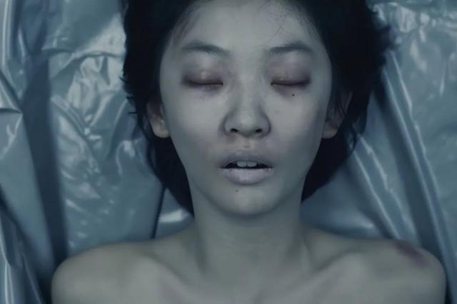 《涉过愤怒的海》这一段，拍出难以启齿的性