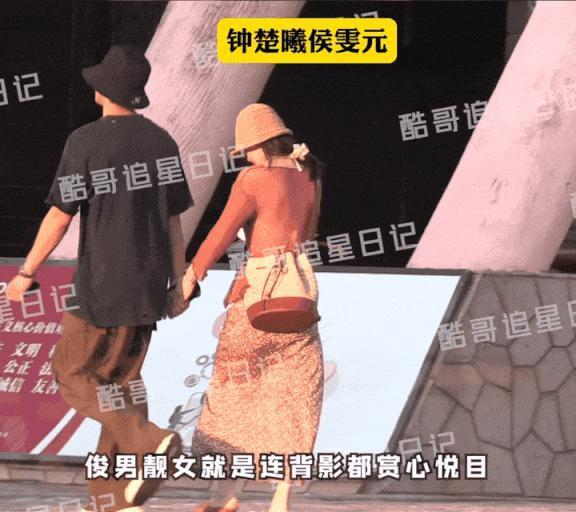 钟楚曦谈这么多八块腹肌的帅哥，都是她应得的