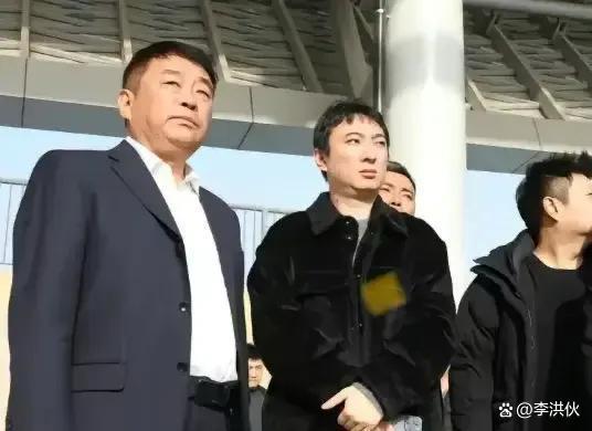 王思聪出席文旅项目签约仪式，富二代终于浪子回头了？