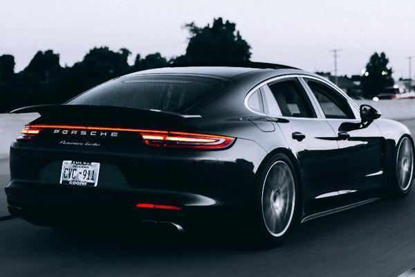 华为、极氪、小米，围攻特斯拉 Model 3