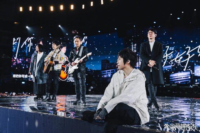 五月天演唱会被曝假唱对口型，粉丝称是惯犯，更多黑幕被扒