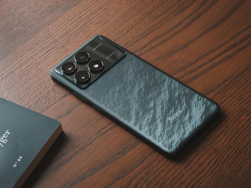 红米K70 Pro上手体验：“战斗格”，愈发凝重