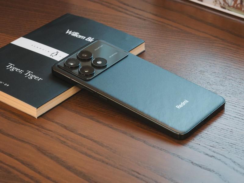 红米K70 Pro上手体验：“战斗格”，愈发凝重