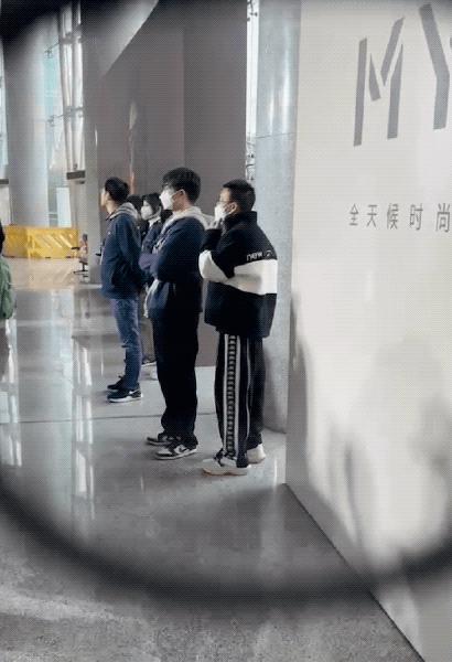 新手机、新眼镜还有新车？今天魅族发布会有国际大厂那味儿了。。。