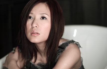 天啊！他也悄悄跟经纪人结婚了？