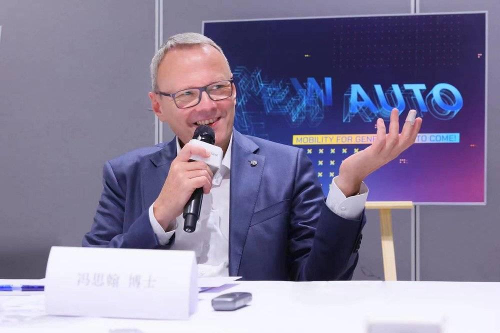 李想“假”跳楼，有人“真”着急