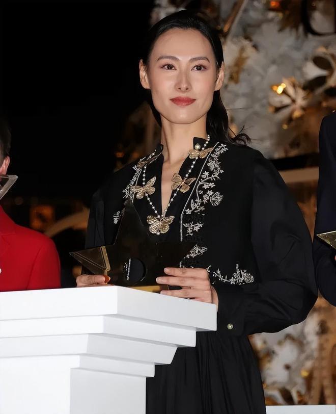 梁洛施透露自己的感情现状 仨儿子担心母亲太孤单