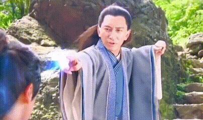 好久不见吴启华，变厨子了？女儿好漂亮