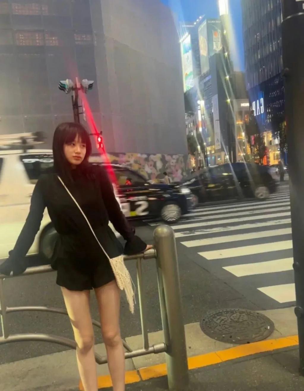 好久不见吴启华，变厨子了？女儿好漂亮