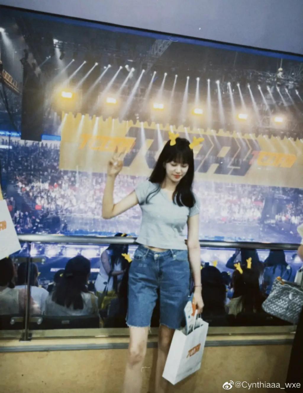 好久不见吴启华，变厨子了？女儿好漂亮