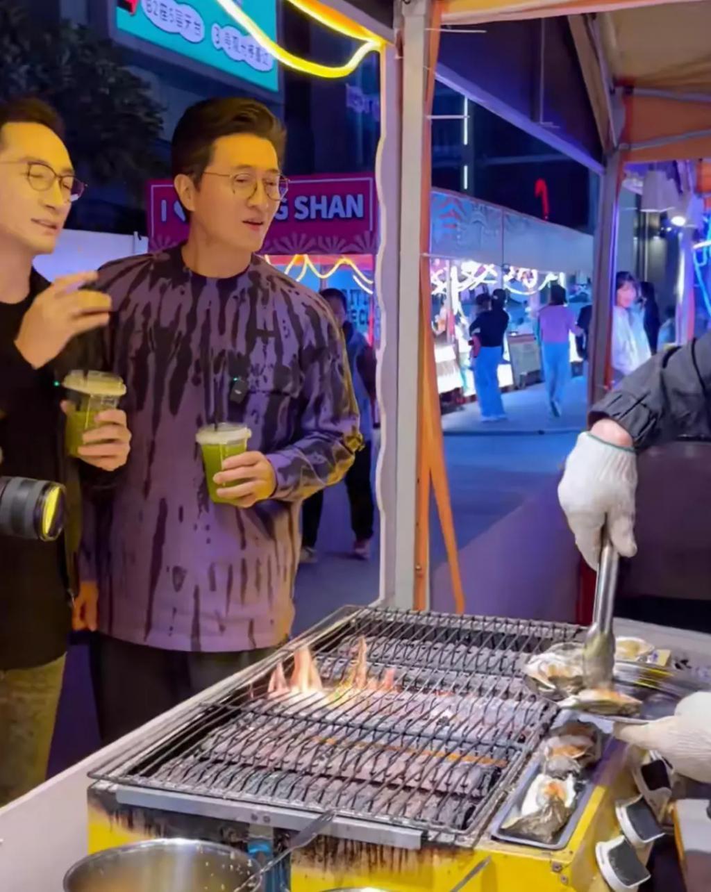 好久不见吴启华，变厨子了？女儿好漂亮