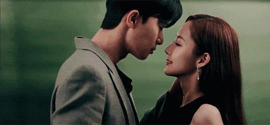 怎么想的，找个诈骗犯当男友？