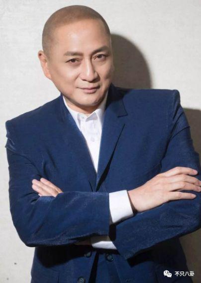 拖了这么久，他俩终于开始筹备婚礼了！