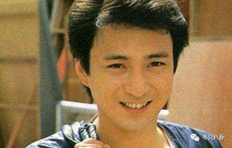 拖了这么久，他俩终于开始筹备婚礼了！