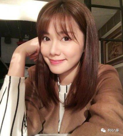 拖了这么久，他俩终于开始筹备婚礼了！