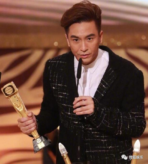 拖了这么久，他俩终于开始筹备婚礼了！