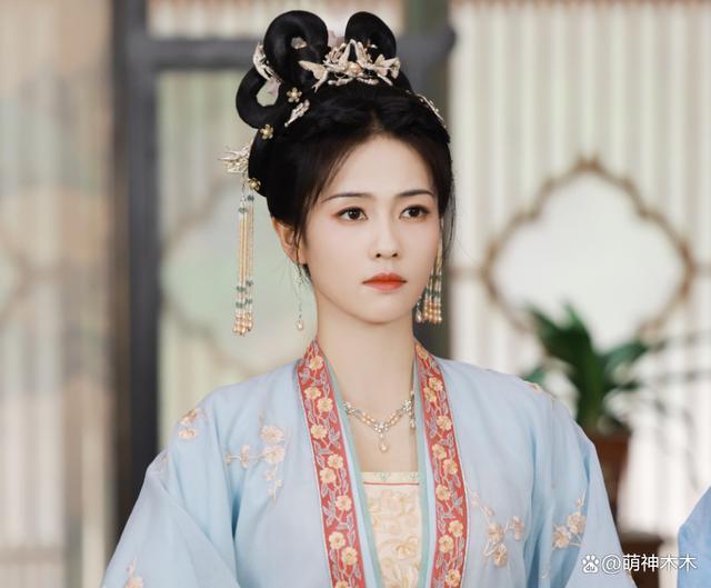 内娱明星尴尬追星史：白鹿太爱鹿晗为其改名，张碧晨追星张艺兴