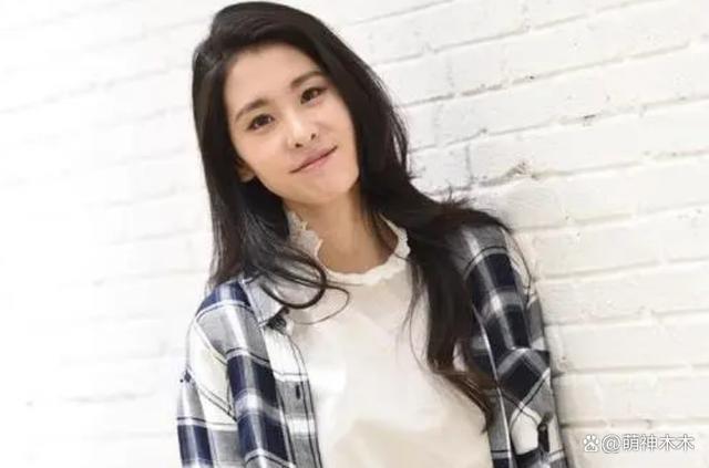 内娱明星尴尬追星史：白鹿太爱鹿晗为其改名，张碧晨追星张艺兴