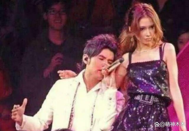 内娱明星尴尬追星史：白鹿太爱鹿晗为其改名，张碧晨追星张艺兴