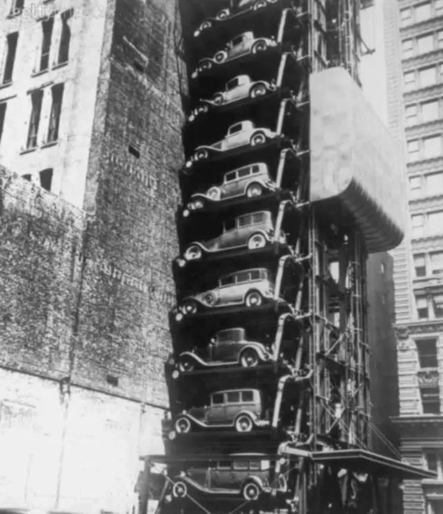 站着的霍金，罕见的李嘉诚，20岁的屠呦呦，这是朋友圈最珍贵的照片