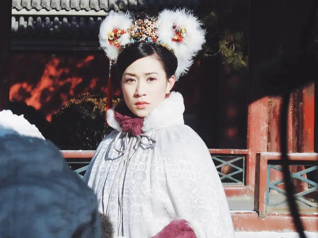 佘诗曼，没有爱情，但有很多很多的钱