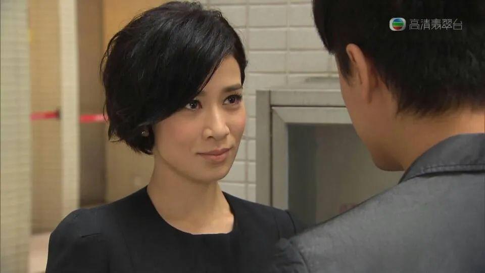 佘诗曼，没有爱情，但有很多很多的钱