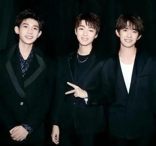 vocal？他真的恋爱了吗？？？