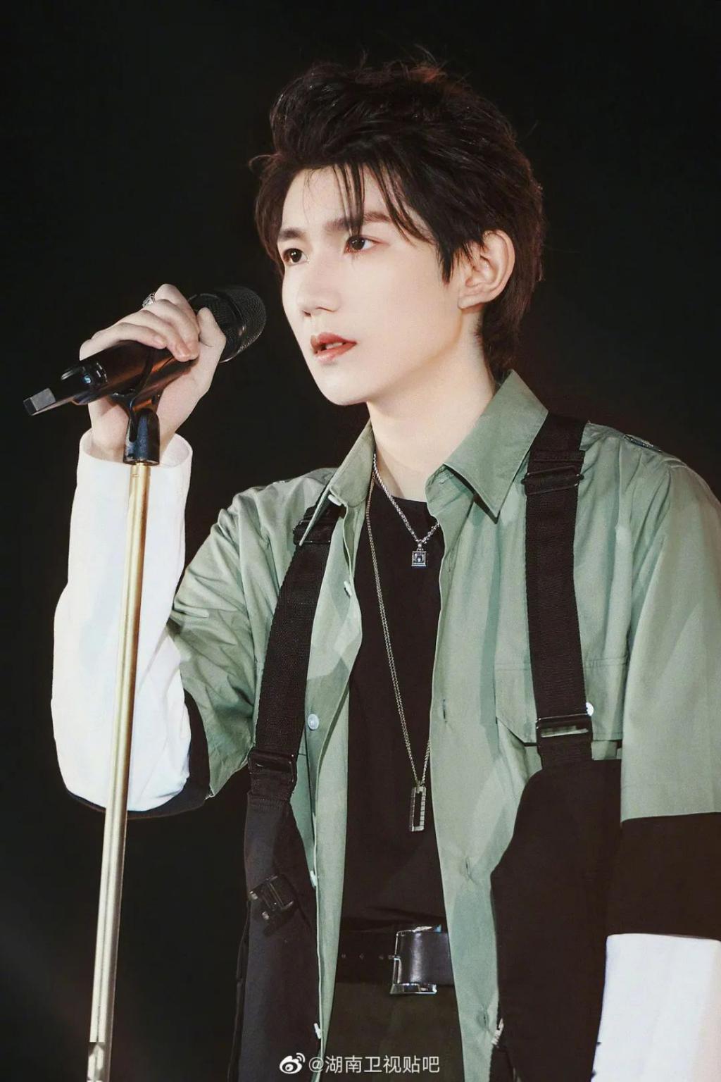 vocal？他真的恋爱了吗？？？