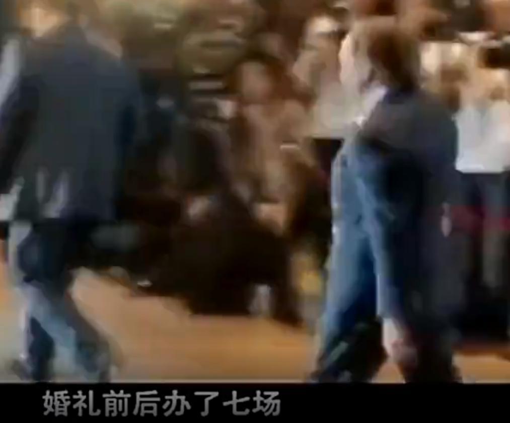 碰上她，富三代也恋爱脑