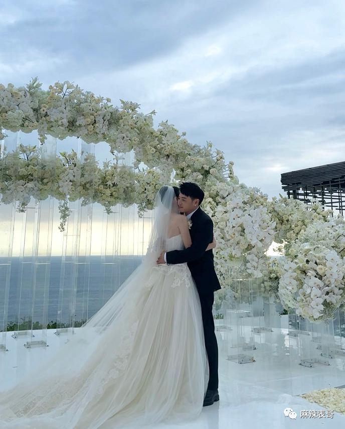 都结婚了，怎么还避嫌？