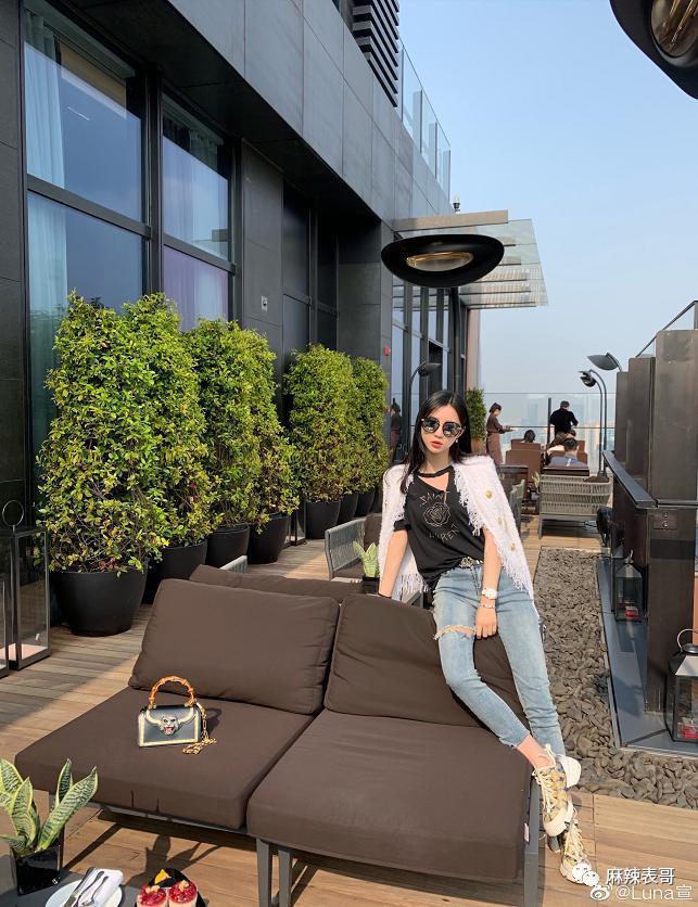 都结婚了，怎么还避嫌？