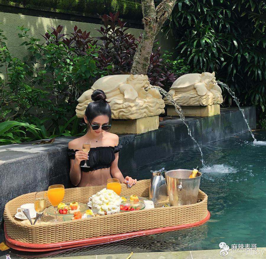 都结婚了，怎么还避嫌？