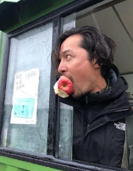 胡歌的中年叛逆？零片酬拍真人秀、当配角还要处理排泄物
