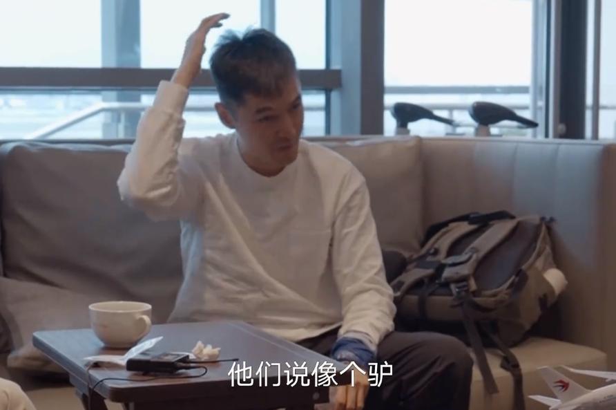 胡歌的中年叛逆？零片酬拍真人秀、当配角还要处理排泄物