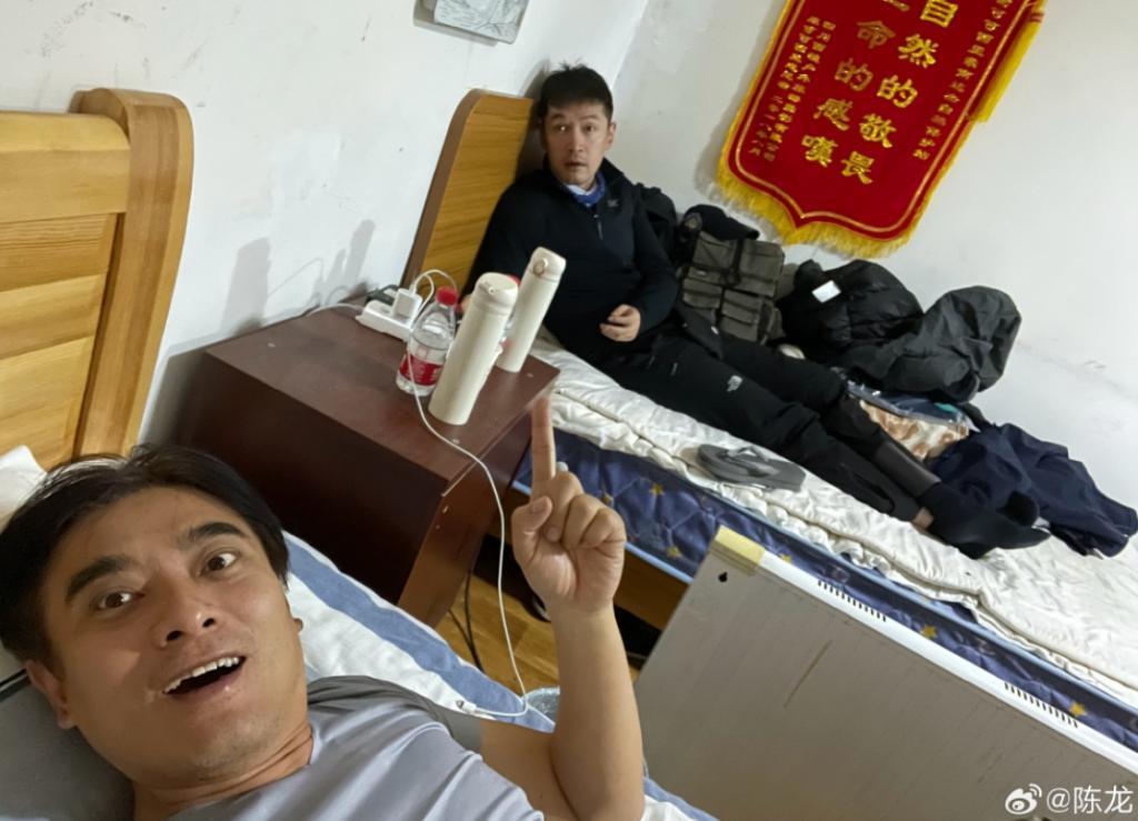 胡歌的中年叛逆？零片酬拍真人秀、当配角还要处理排泄物
