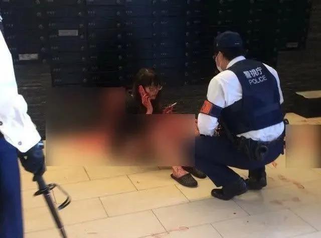 日本少女数年前因爱刺伤牛郎，出狱后变网红，牛郎事业更上一层楼？