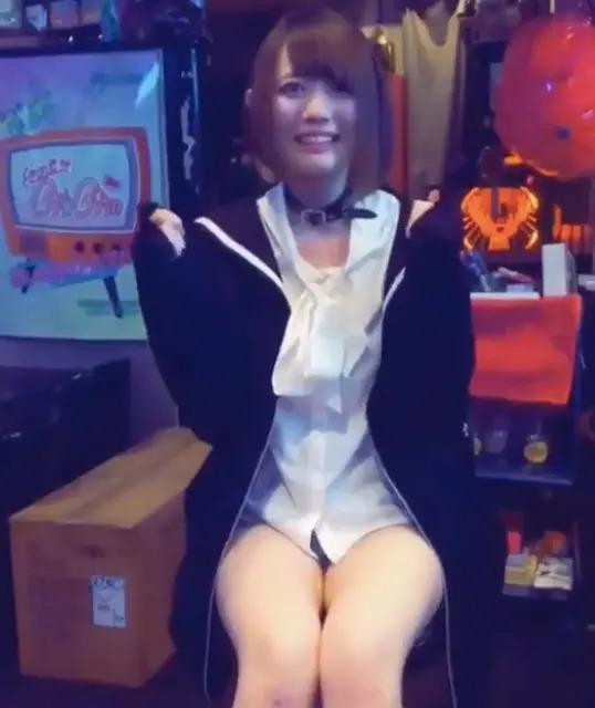 日本少女数年前因爱刺伤牛郎，出狱后变网红，牛郎事业更上一层楼？