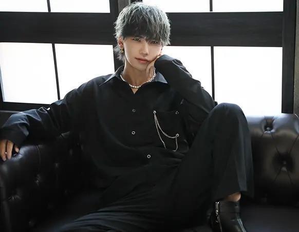 日本少女数年前因爱刺伤牛郎，出狱后变网红，牛郎事业更上一层楼？