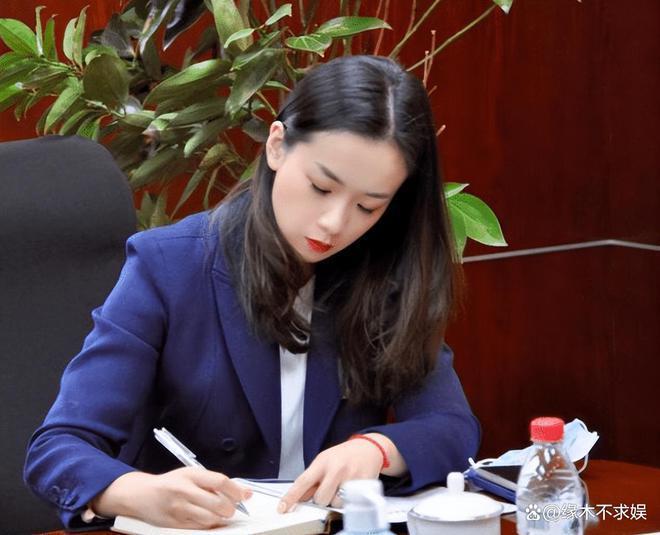 疑杨鸣妻子发文：孩子不满1岁就出轨，各种黑料被扒