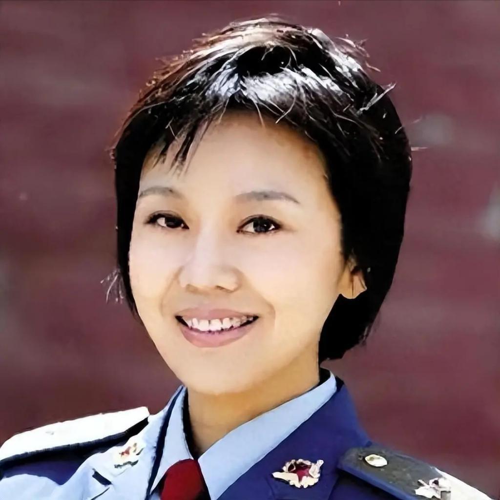 有种“整容”叫闫妮离婚，净身出户的前夫没变，她却像换个人