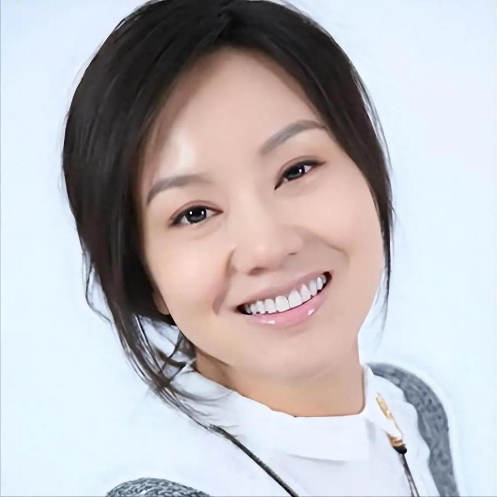 有种“整容”叫闫妮离婚，净身出户的前夫没变，她却像换个人