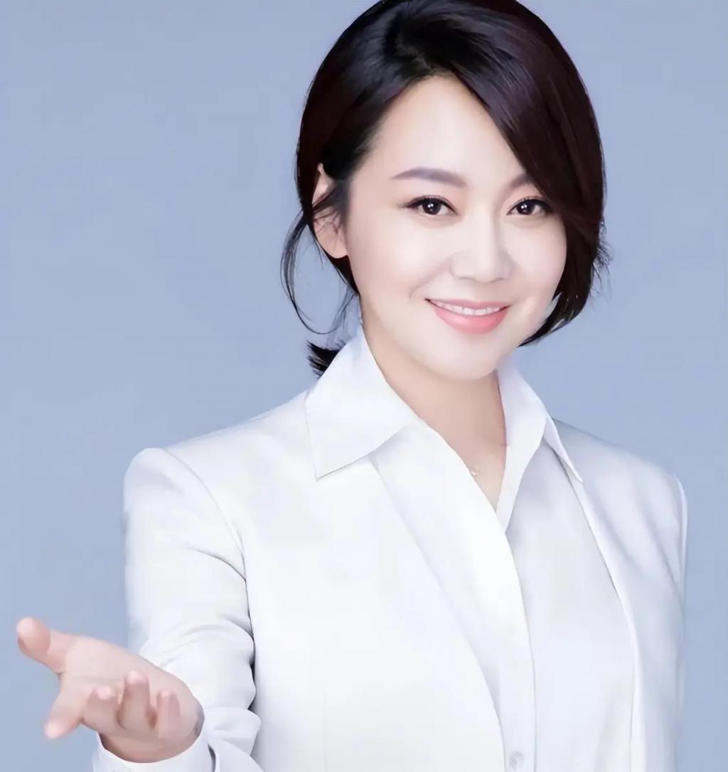 有种“整容”叫闫妮离婚，净身出户的前夫没变，她却像换个人