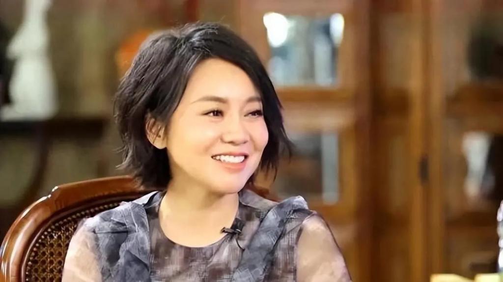 有种“整容”叫闫妮离婚，净身出户的前夫没变，她却像换个人