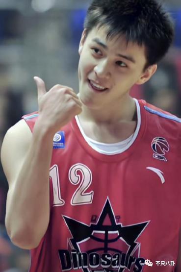 越帅的男人越渣？出轨多年纵容小三叫嚣，现在原配不忍了