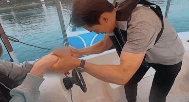 不是吧！！连孩子都有了？