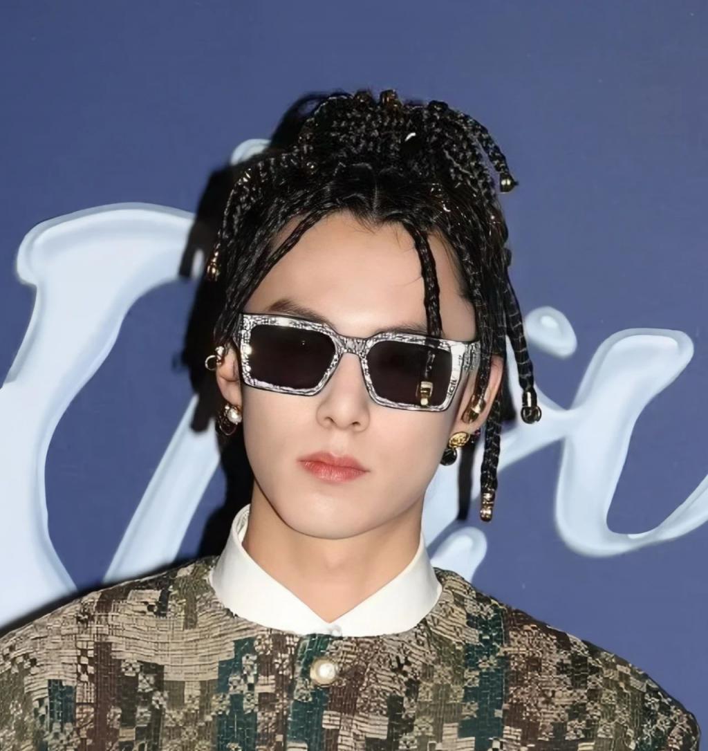 香港大秀男明星:古天乐脸僵,宋仲基脸肿,很多造型一言难尽