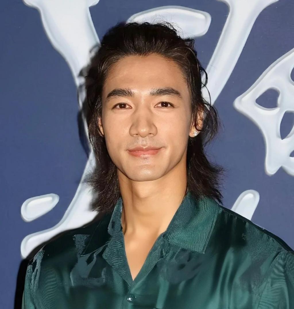 香港大秀男明星:古天乐脸僵,宋仲基脸肿,很多造型一言难尽