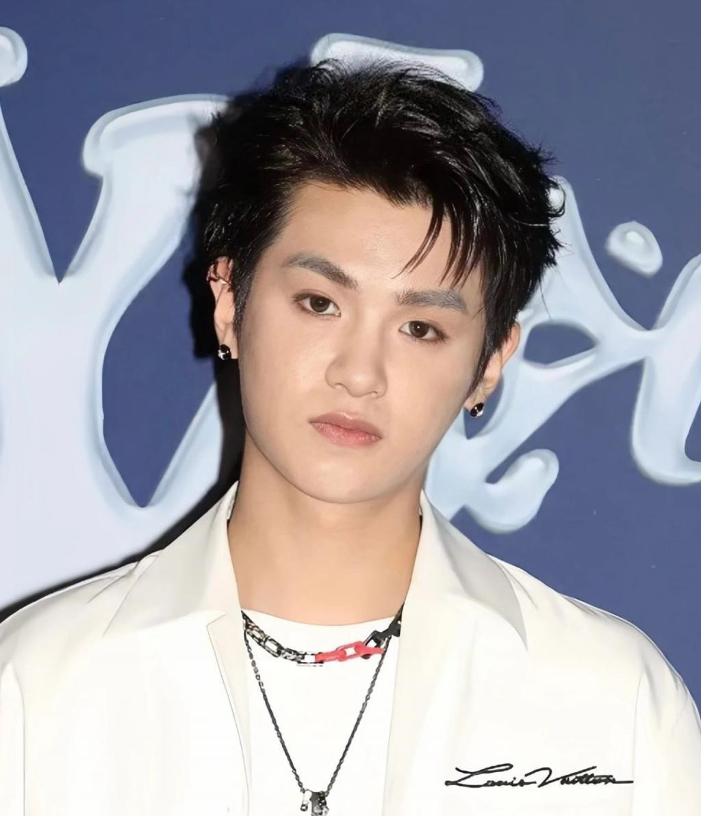 香港大秀男明星:古天乐脸僵,宋仲基脸肿,很多造型一言难尽