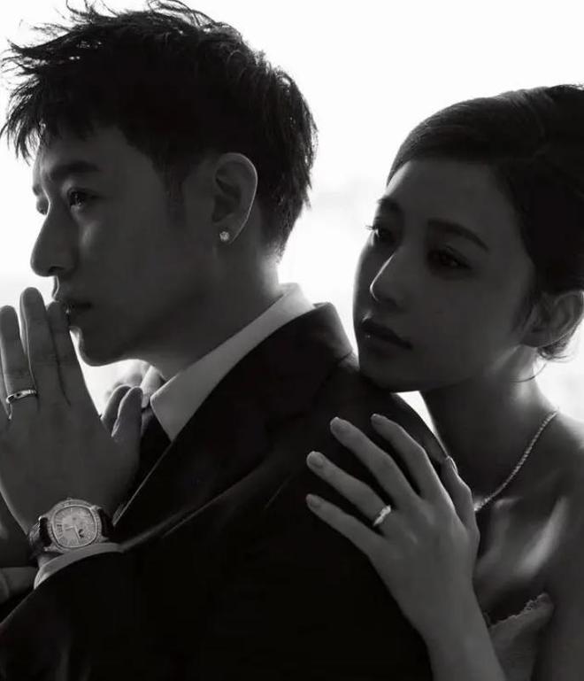 潘玮柏宣云结婚照片公开，新娘子现场数次落泪